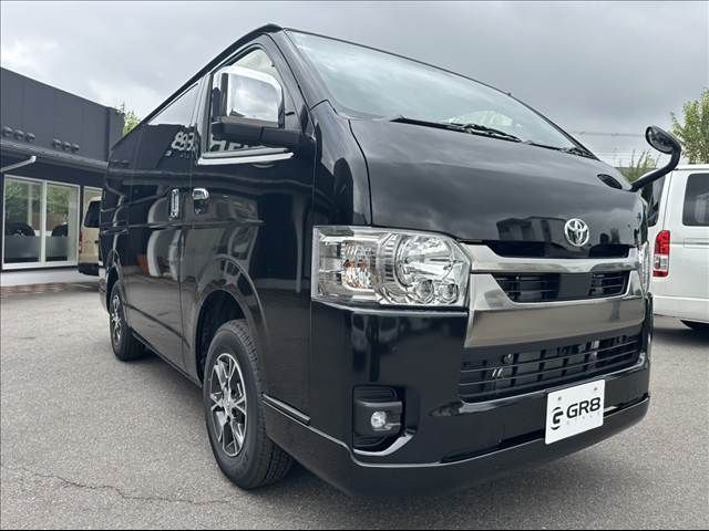 TOYOTA HIACE van 4WD 2025