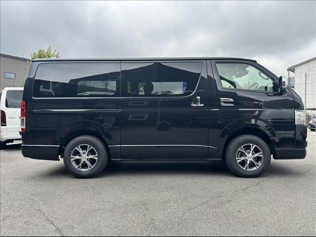 TOYOTA HIACE van 4WD 2025