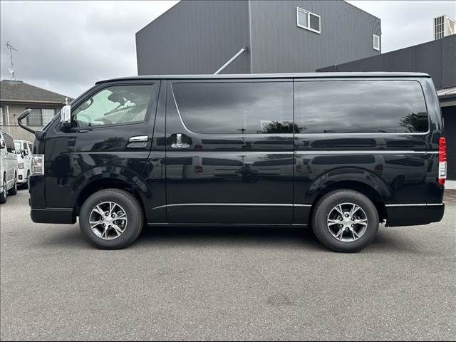 TOYOTA HIACE van 4WD 2025