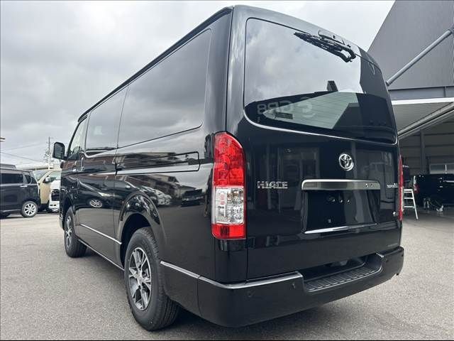 TOYOTA HIACE van 4WD 2025