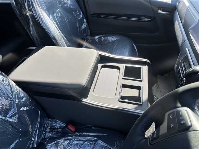 TOYOTA HIACE van 4WD 2025