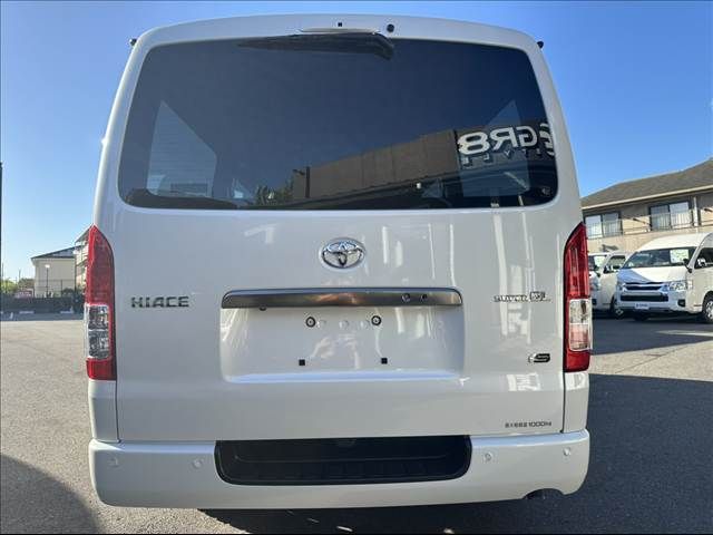 TOYOTA HIACE van 4WD 2025