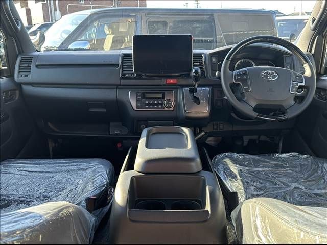 TOYOTA HIACE van 4WD 2025