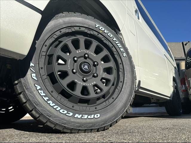 TOYOTA HIACE van 4WD 2025