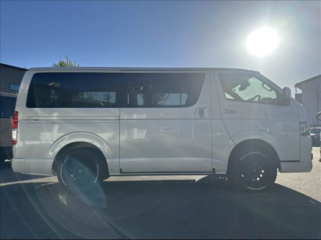 TOYOTA HIACE van 4WD 2025