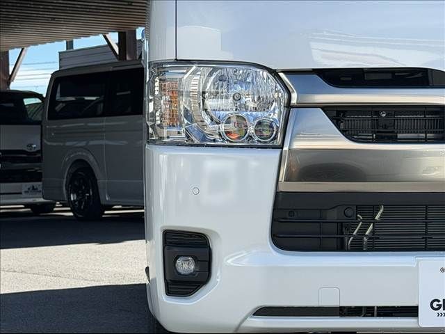 TOYOTA HIACE van 4WD 2025