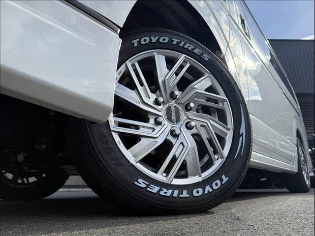 TOYOTA HIACE van 4WD 2025