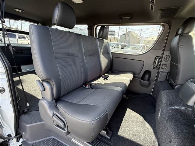 TOYOTA HIACE van 4WD 2025