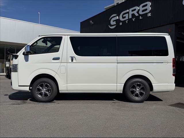 TOYOTA HIACE van 4WD 2025