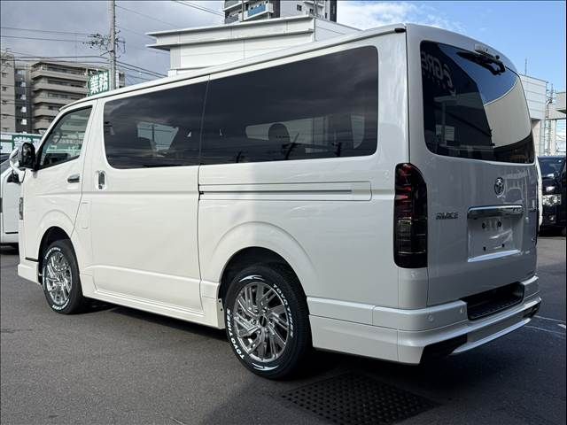 TOYOTA HIACE van 4WD 2025