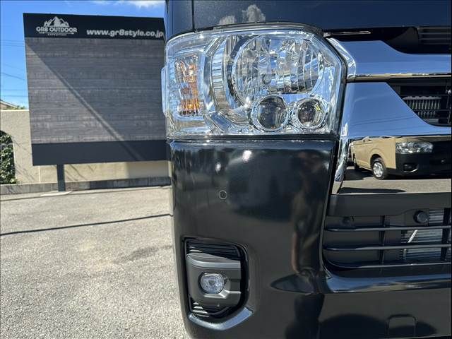 TOYOTA HIACE van 4WD 2025