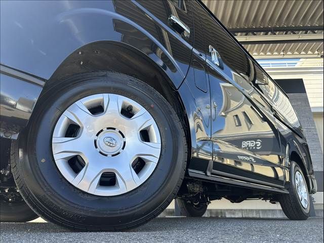 TOYOTA HIACE van 4WD 2025