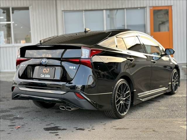 TOYOTA PRIUS 2019