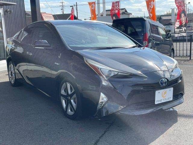 TOYOTA PRIUS 2016