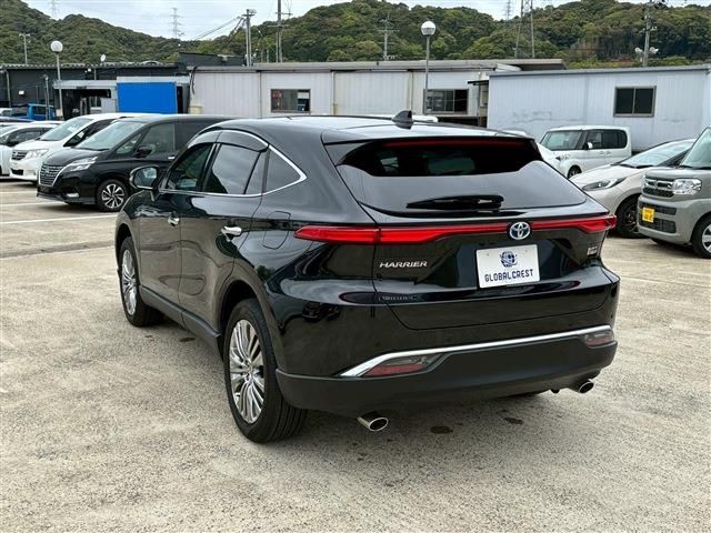 TOYOTA HARRIER HYBRID 2023