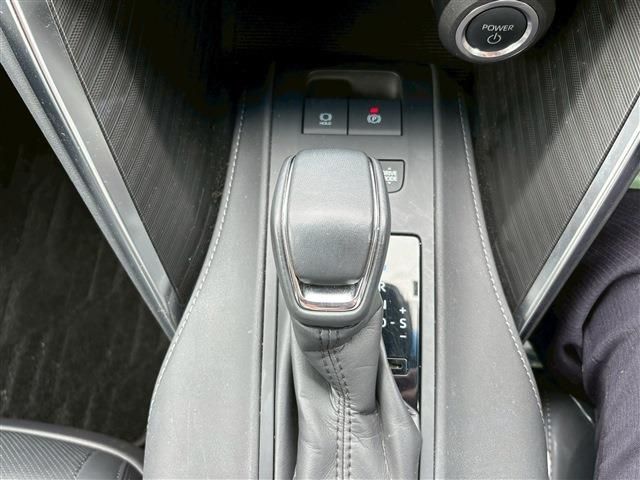 TOYOTA HARRIER HYBRID 2023