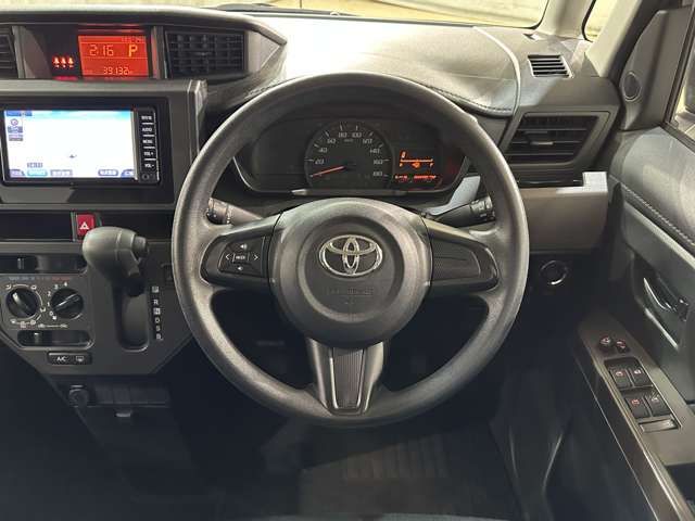 TOYOTA ROOMY 2017