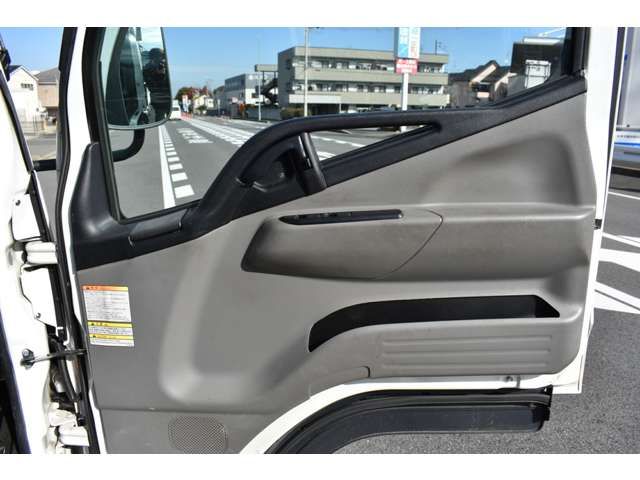 MITSUBISHI CANTER 2018