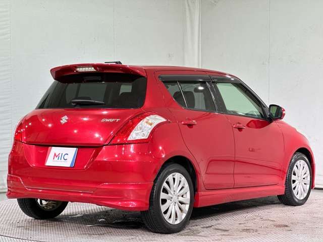 SUZUKI SWIFT 2012