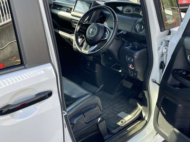 HONDA N BOX CUSTOM 2022