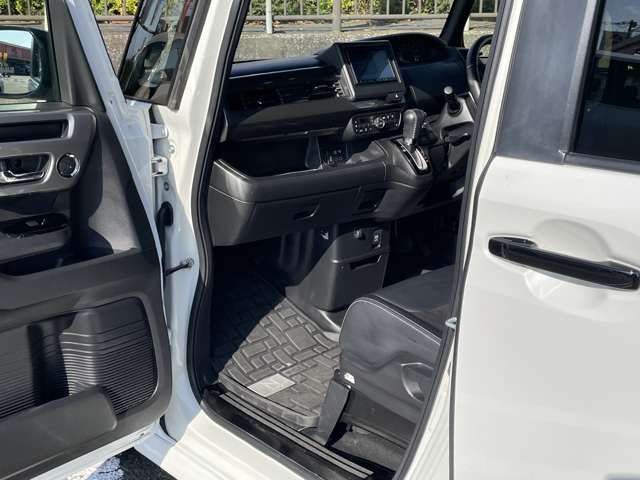 HONDA N BOX CUSTOM 2022