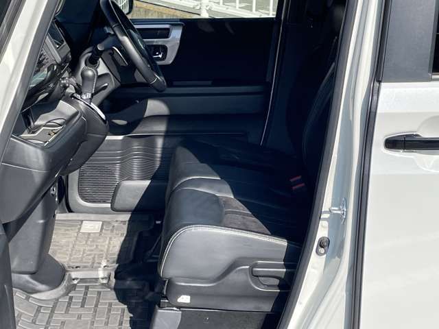 HONDA N BOX CUSTOM 2022