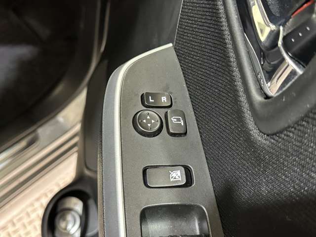 MITSUBISHI DELICA D:2 CUSTOM 2WD 2015