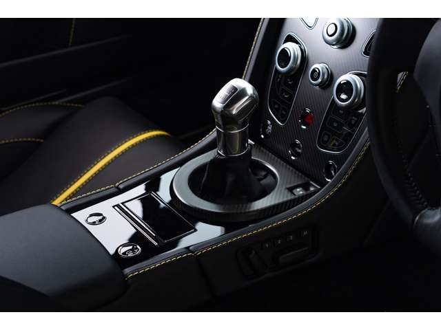 ASTON MARTIN ASTON MARTIN ROADSTER 2018