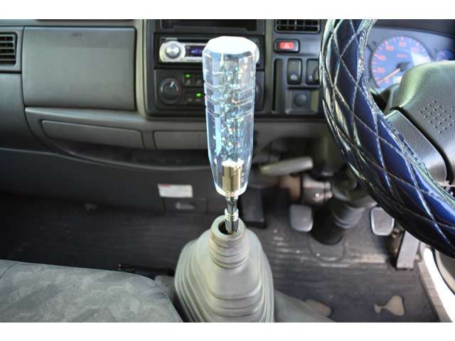 MAZDA TITAN DUSH 2005