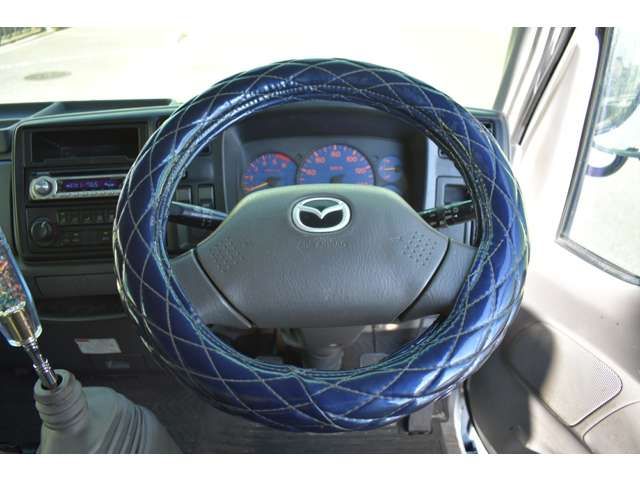 MAZDA TITAN DUSH 2005