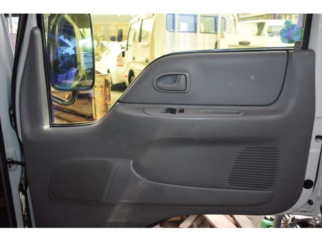 MAZDA TITAN DUSH 2005