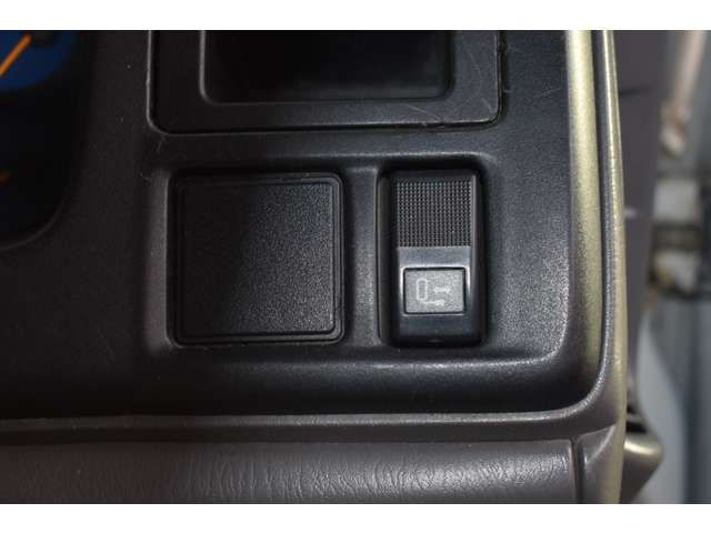 MAZDA TITAN DUSH 2005