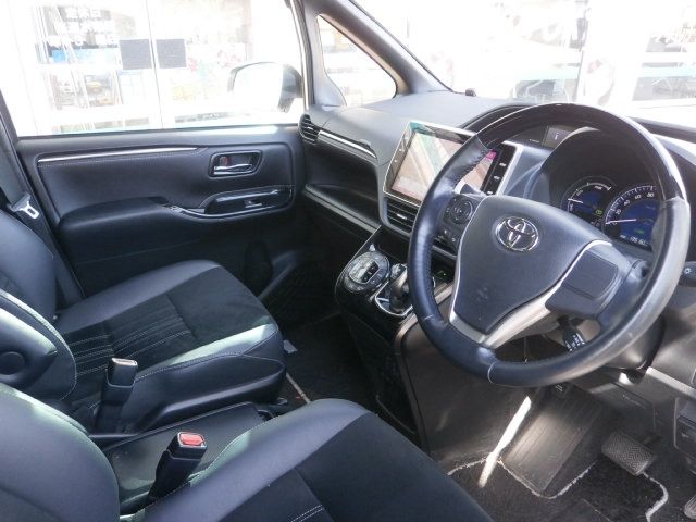 TOYOTA ESQUIRE HYBRID 2019