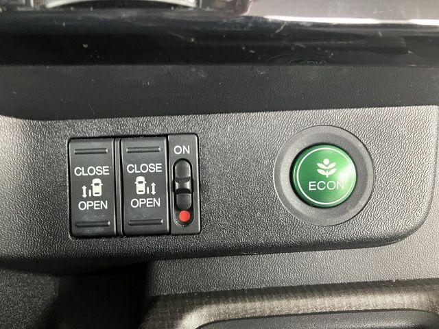 HONDA STEPWAGON 4WD 2015