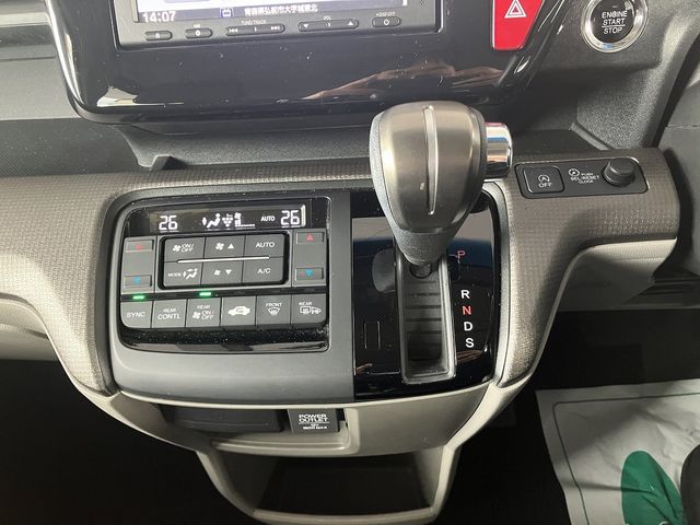 HONDA STEPWAGON 4WD 2015