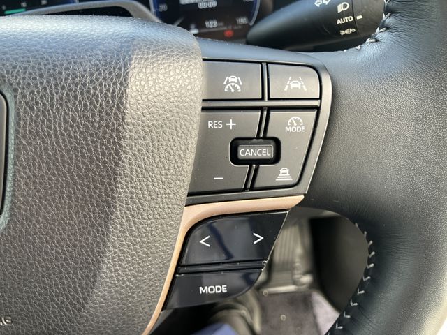 TOYOTA CROWN SPORT 2024