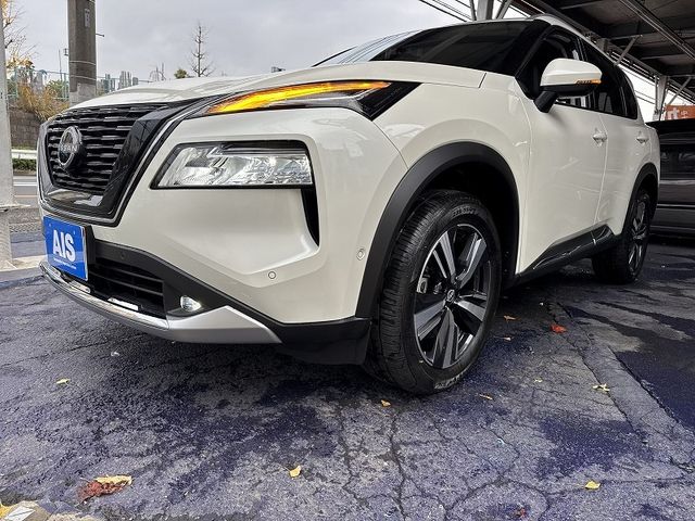 NISSAN X-TRAIL HYBRID 4WD 2025