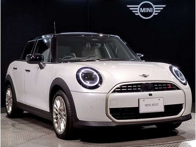 BMW MINI COOPER 5DOOR 2024