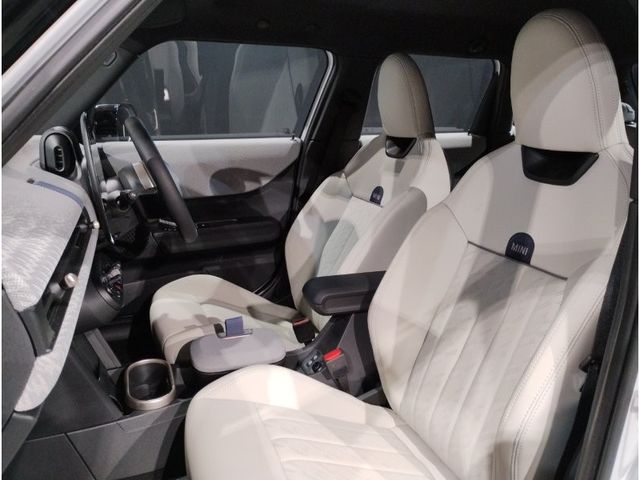 BMW MINI COOPER 5DOOR 2024