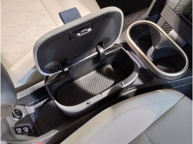 BMW MINI COOPER 5DOOR 2024