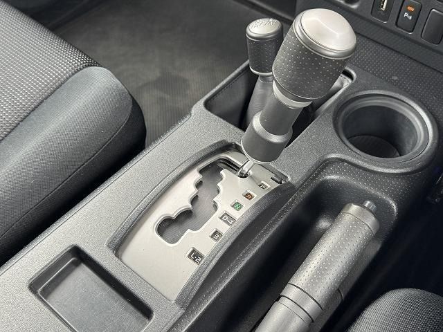 TOYOTA FJ CRUISER 4WD 2011