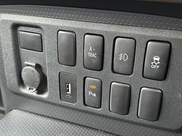 TOYOTA FJ CRUISER 4WD 2011