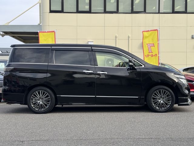 NISSAN ELGRAND  4WD 2017