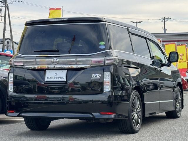 NISSAN ELGRAND  4WD 2017