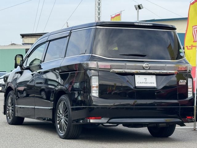 NISSAN ELGRAND  4WD 2017