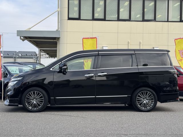 NISSAN ELGRAND  4WD 2017
