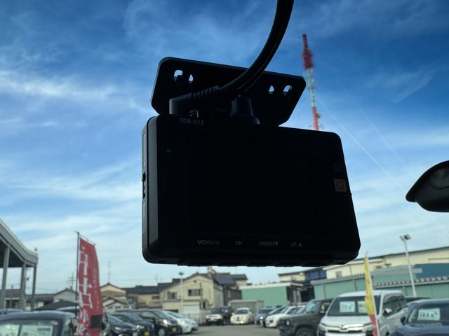 NISSAN ELGRAND  4WD 2017