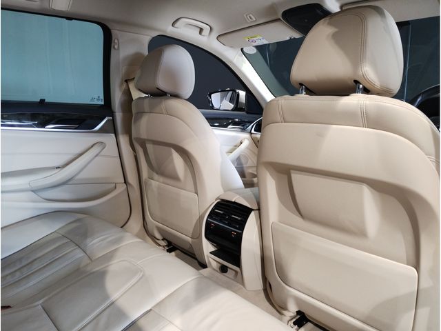 BMW BMW 5series TOURING 2018