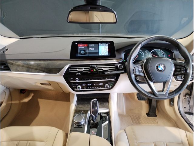 BMW BMW 5series TOURING 2018