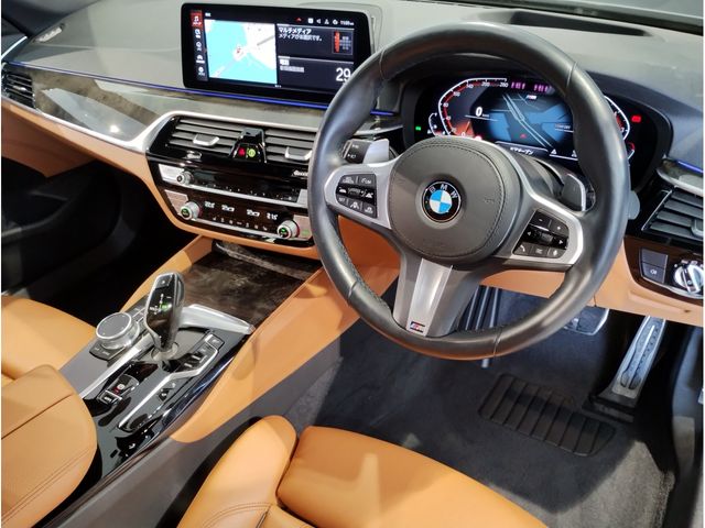 BMW BMW 5series sedan 2021